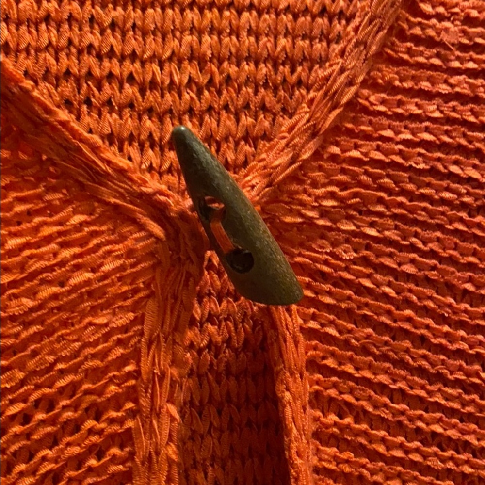 Women’s knit AUGUST SILK sweater!